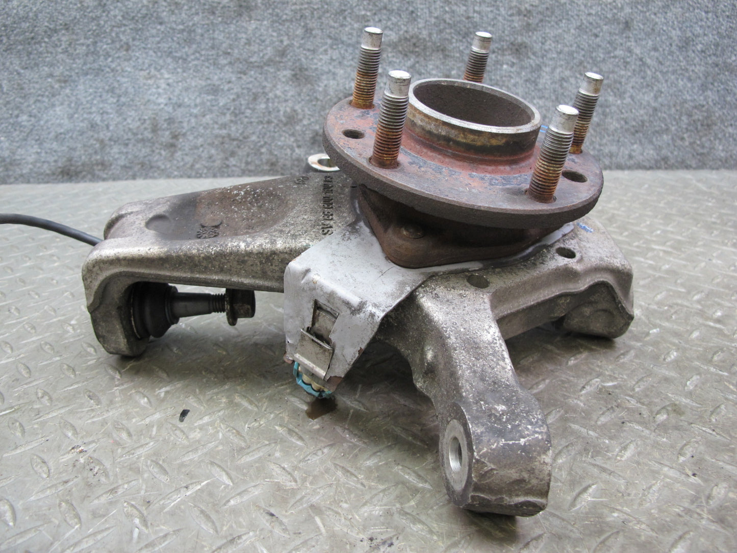 97-04 Chevrolet Corvette C5 Front Left Spindle Knuckle Wheel Hub Bearing OEM
