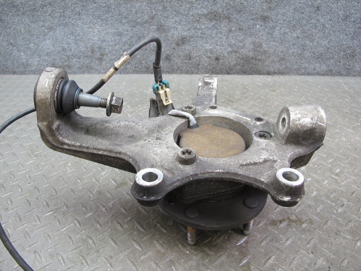 97-04 Chevrolet Corvette C5 Front Left Spindle Knuckle Wheel Hub Bearing OEM