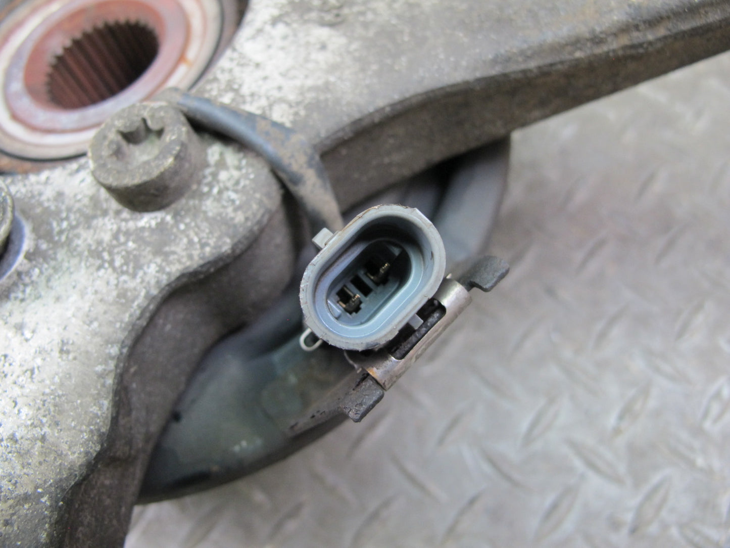 97-04 Chevrolet Corvette C5 Rear Right Spindle Knuckle Wheel Hub Bearing OEM