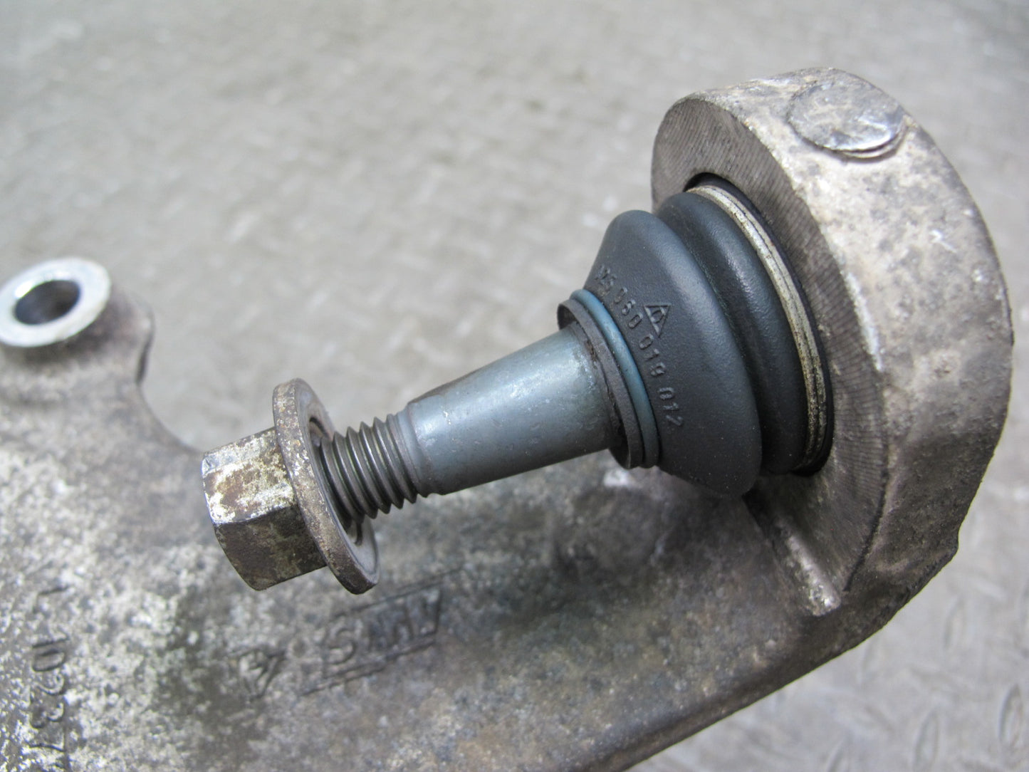 97-04 Chevrolet Corvette C5 Rear Right Spindle Knuckle Wheel Hub Bearing OEM