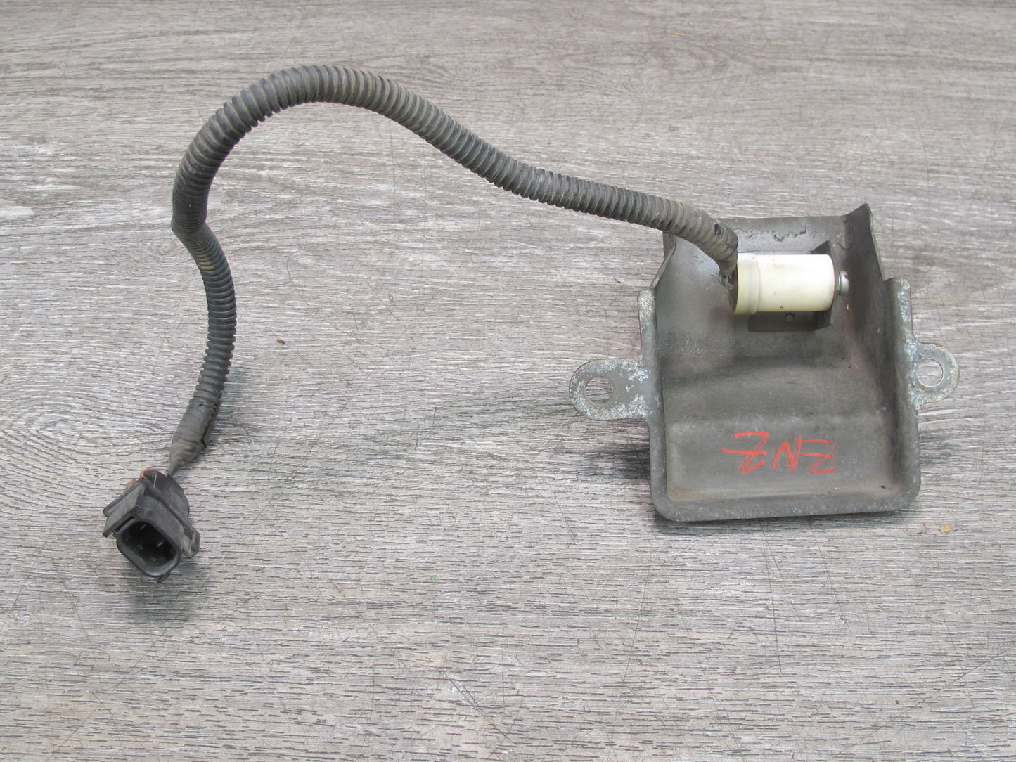 85-86 Nissan 300ZX Z31 Outside Ambient Temperature Sensor 27710-01P02 OEM