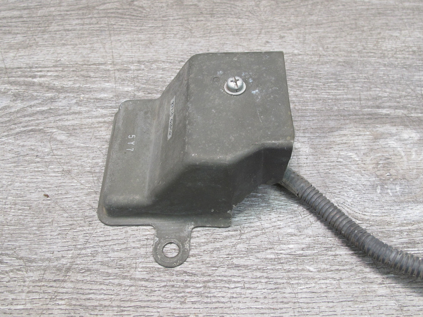 85-86 Nissan 300ZX Z31 Outside Ambient Temperature Sensor 27710-01P02 OEM