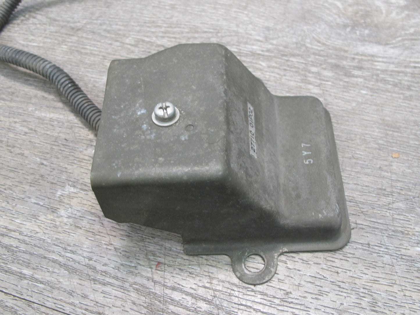 85-86 Nissan 300ZX Z31 Outside Ambient Temperature Sensor 27710-01P02 OEM