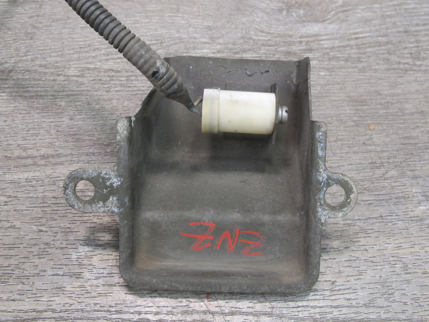 85-86 Nissan 300ZX Z31 Outside Ambient Temperature Sensor 27710-01P02 OEM
