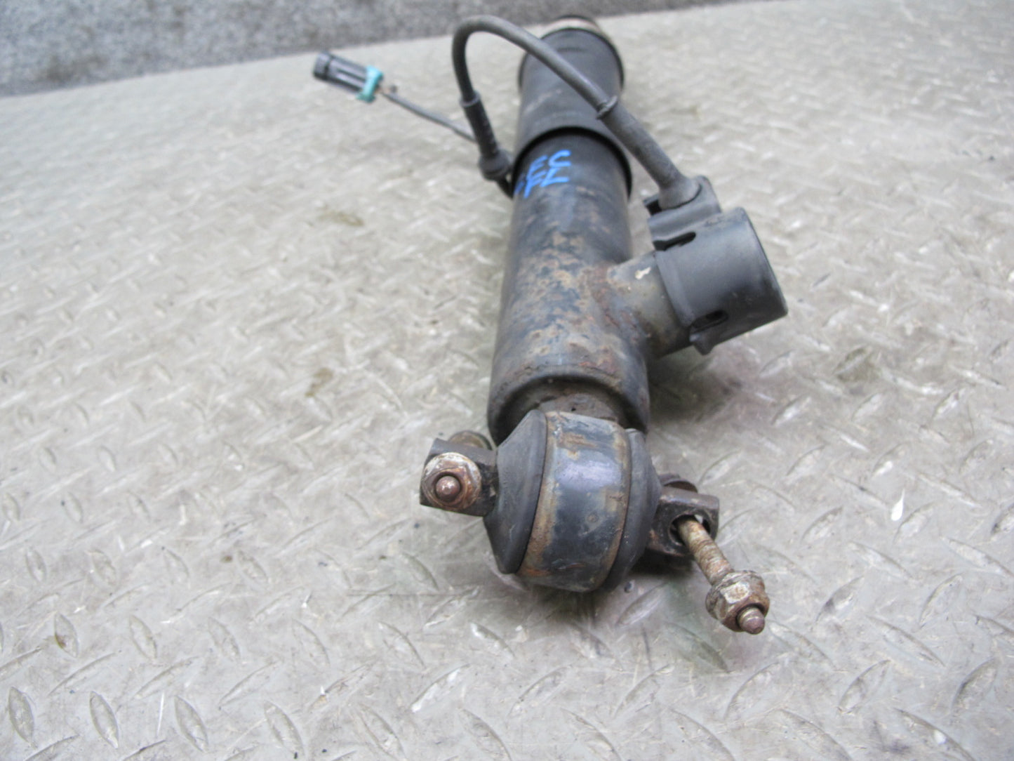 97-02 Chevrolet Corvette C5 Front Left Right Strut Shock Active Damping Set OEM