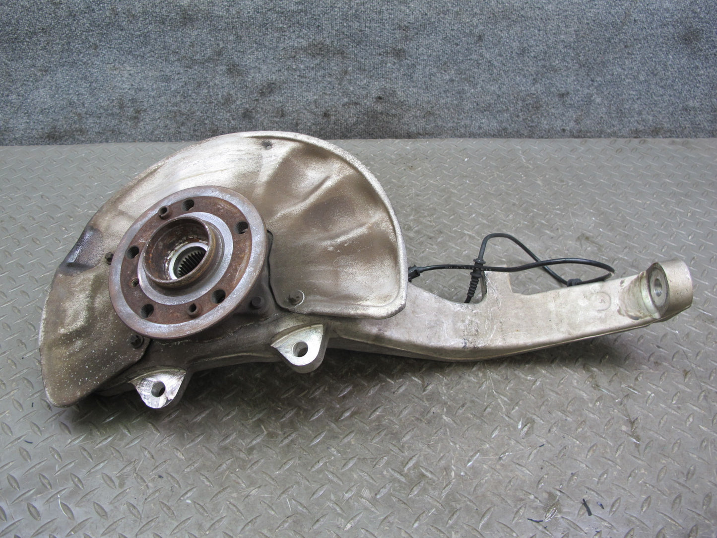 2012-2019 Mercedes W166 ML GLE Front Left Spindle Knuckle Wheel Hub Bearing