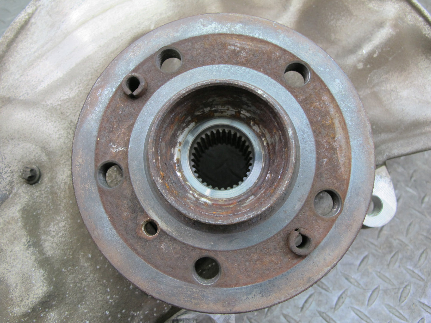 2012-2019 Mercedes W166 ML GLE Front Left Spindle Knuckle Wheel Hub Bearing