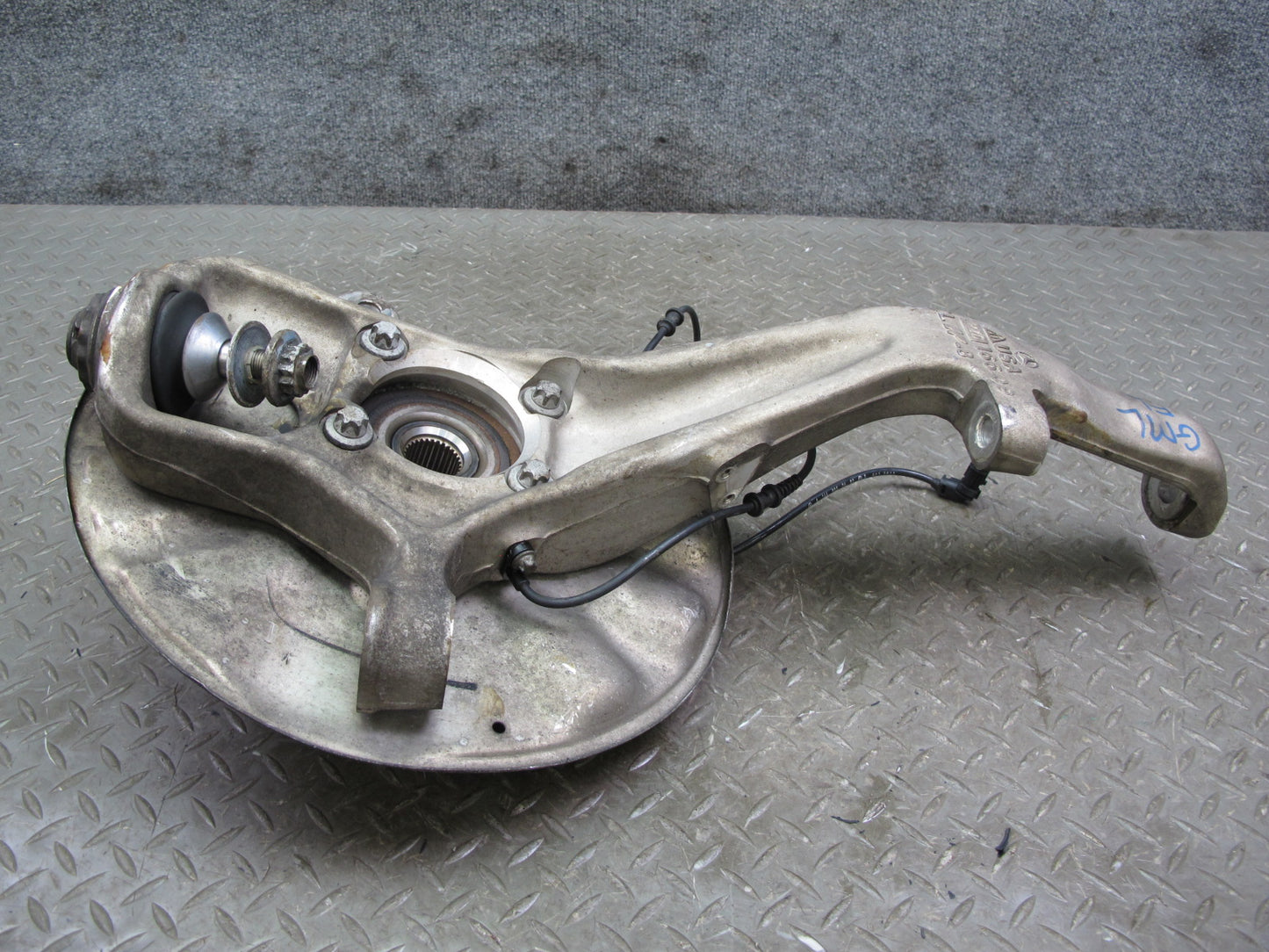 2012-2019 Mercedes W166 ML GLE Front Left Spindle Knuckle Wheel Hub Bearing
