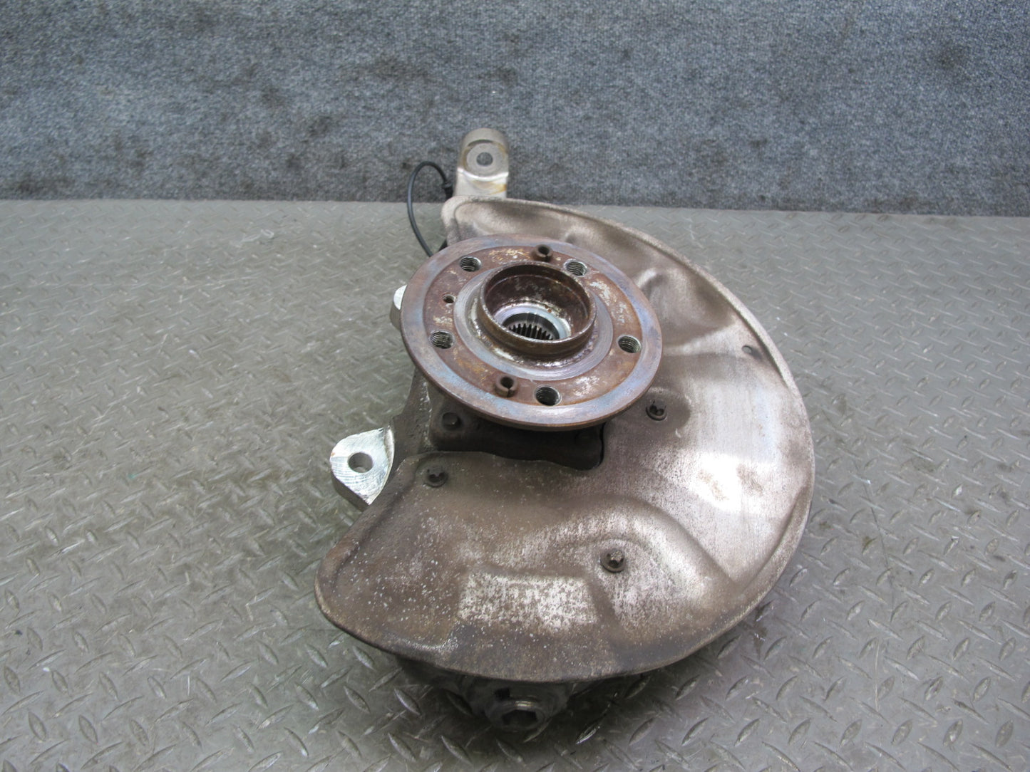 2012-2019 Mercedes W166 ML GLE Front Right Spindle Knuckle Wheel Hub Bearing
