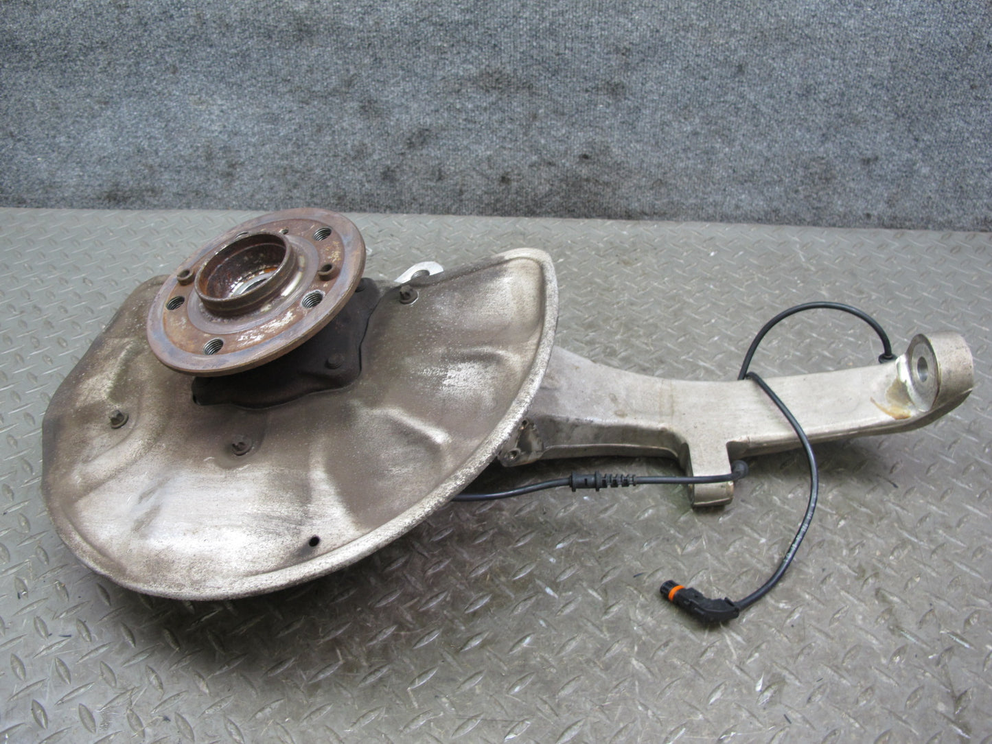 2012-2019 Mercedes W166 ML GLE Front Right Spindle Knuckle Wheel Hub Bearing