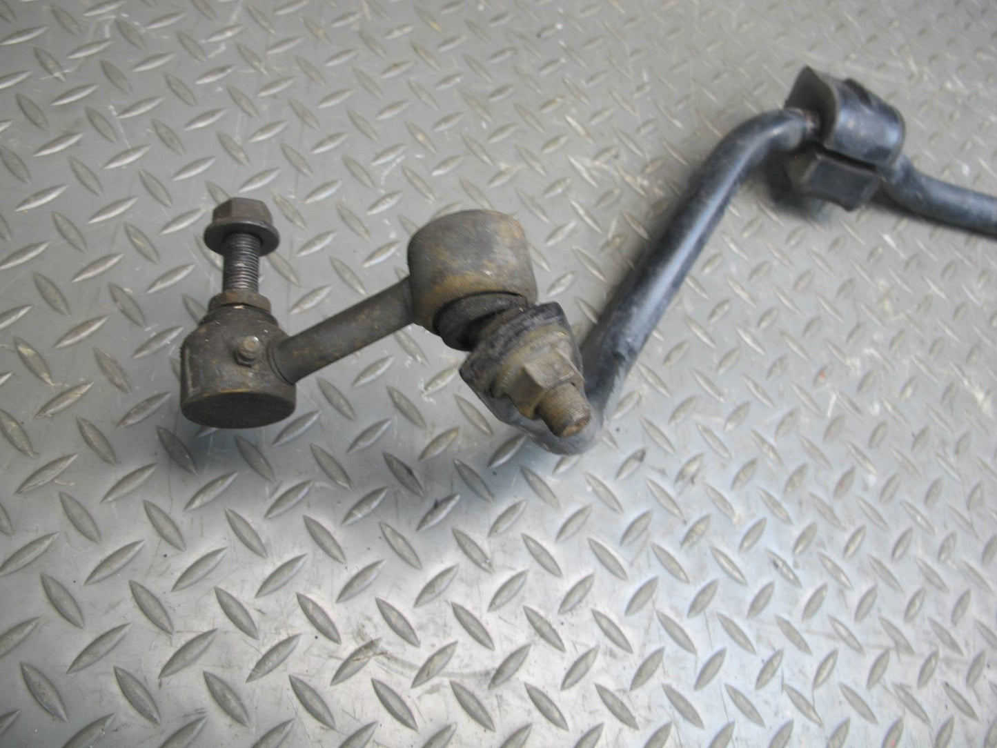 97-04 Chevrolet Corvette C5 Front Stabilizer Sway Bar w Links OEM