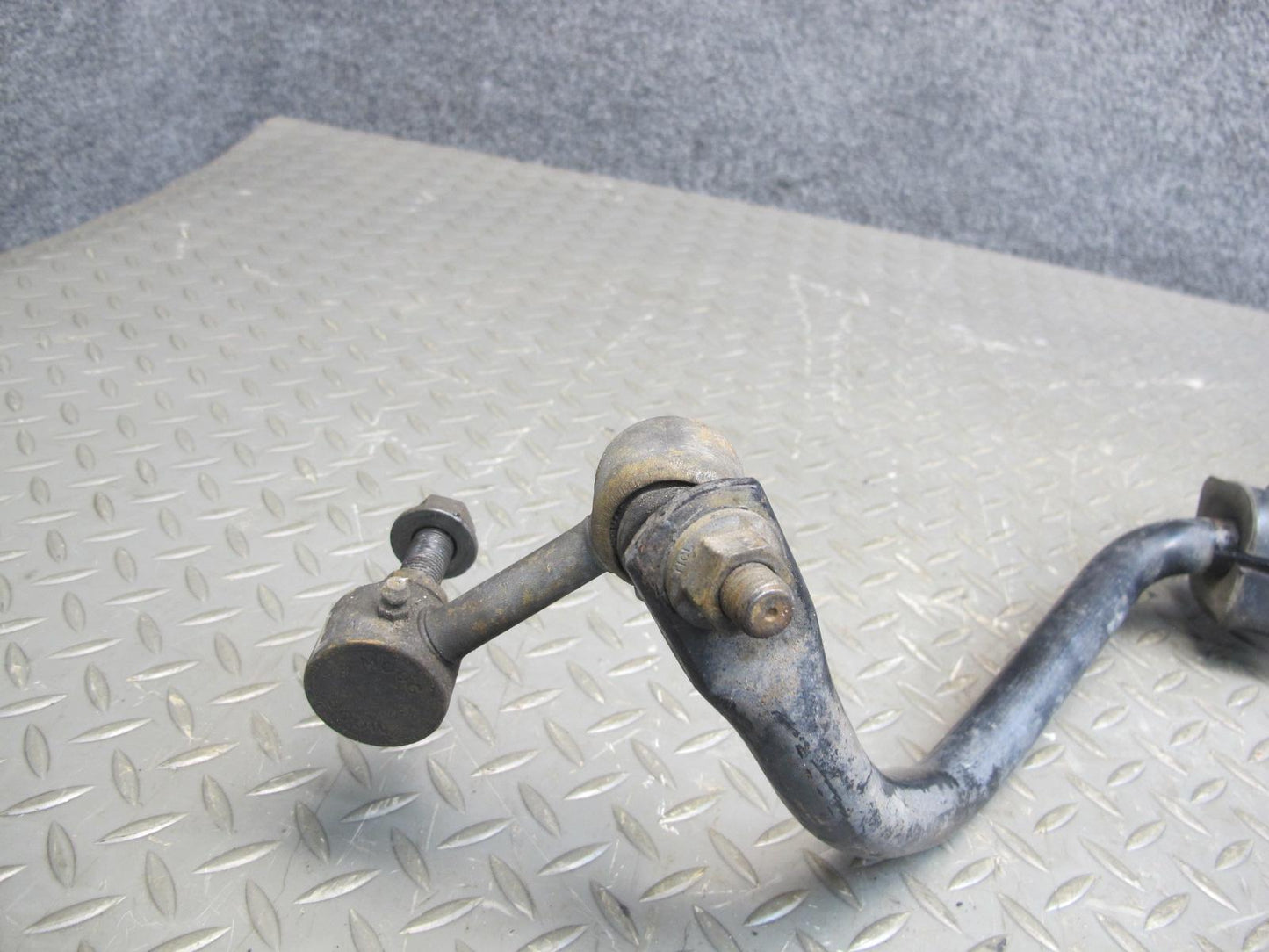97-04 Chevrolet Corvette C5 Front Stabilizer Sway Bar w Links OEM