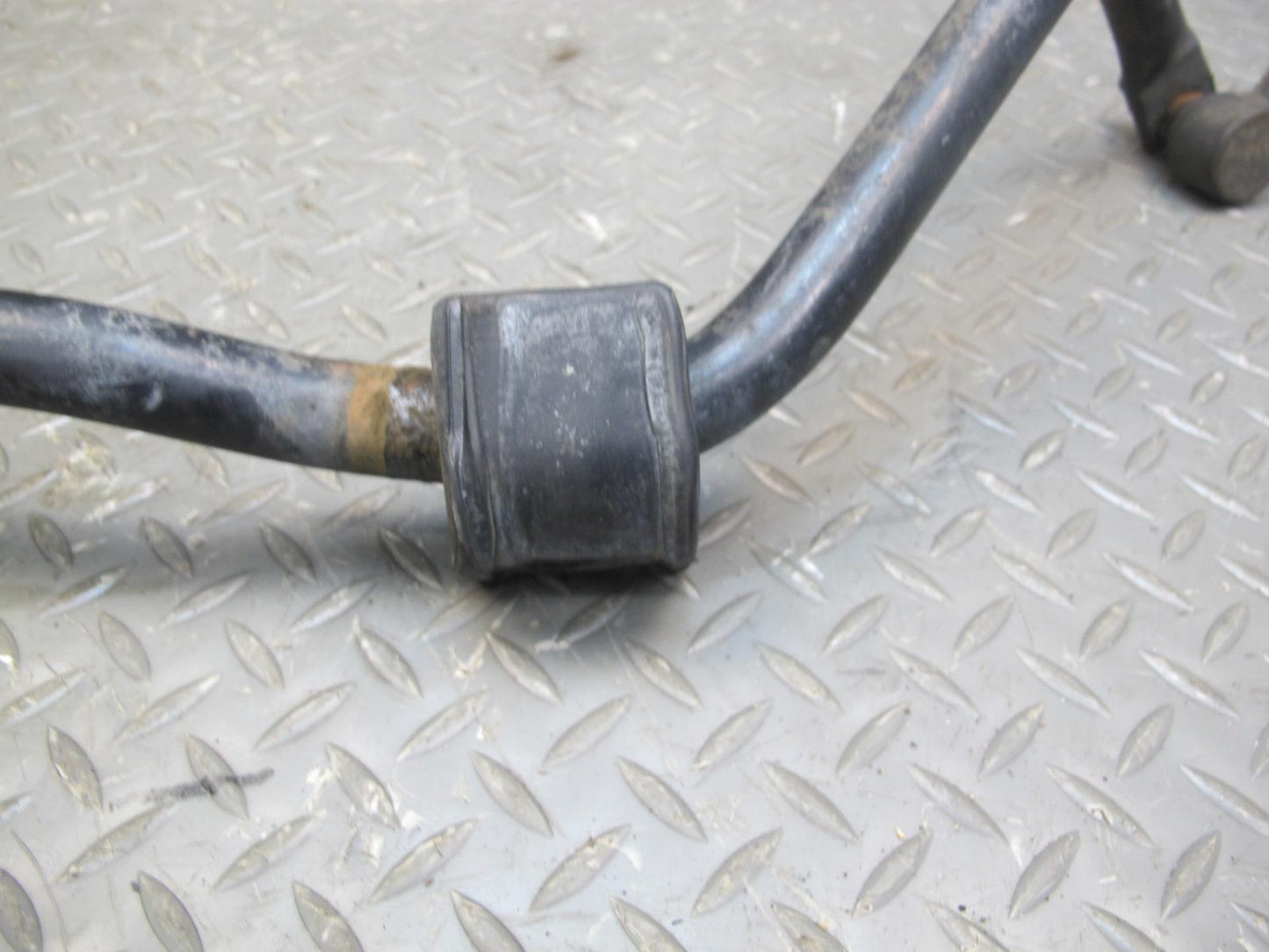 97-04 Chevrolet Corvette C5 Front Stabilizer Sway Bar w Links OEM