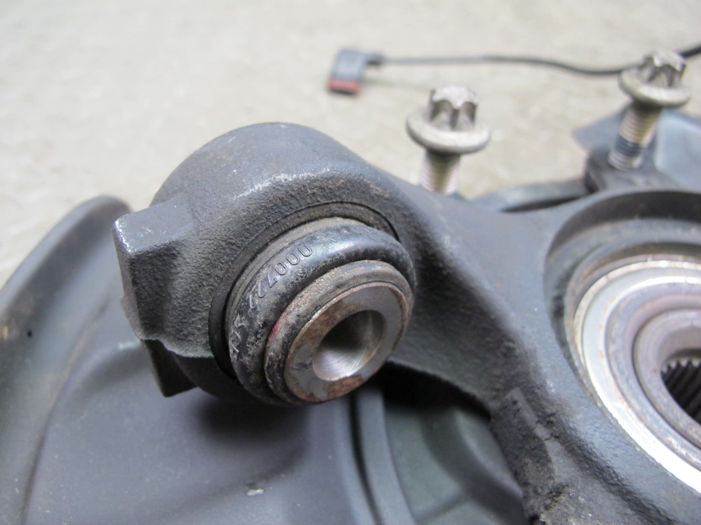 05-11 Mercedes R171 Slk-class Rear Left Spindle Knuckle Wheel Hub Bearing OEM
