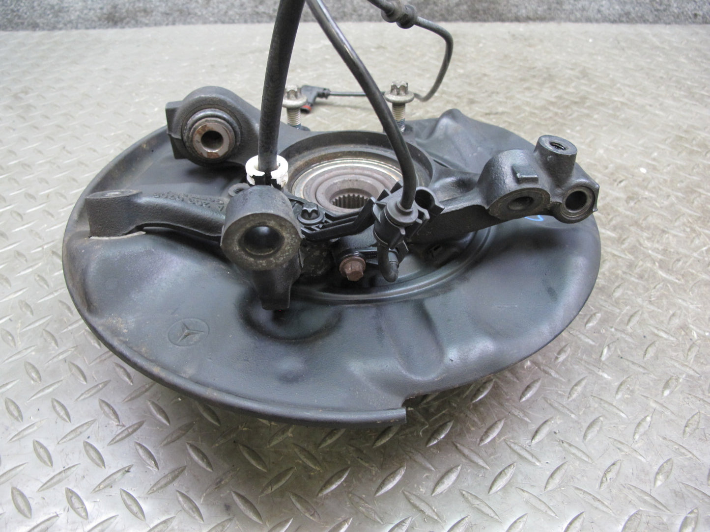 05-11 Mercedes R171 Slk-class Rear Left Spindle Knuckle Wheel Hub Bearing OEM