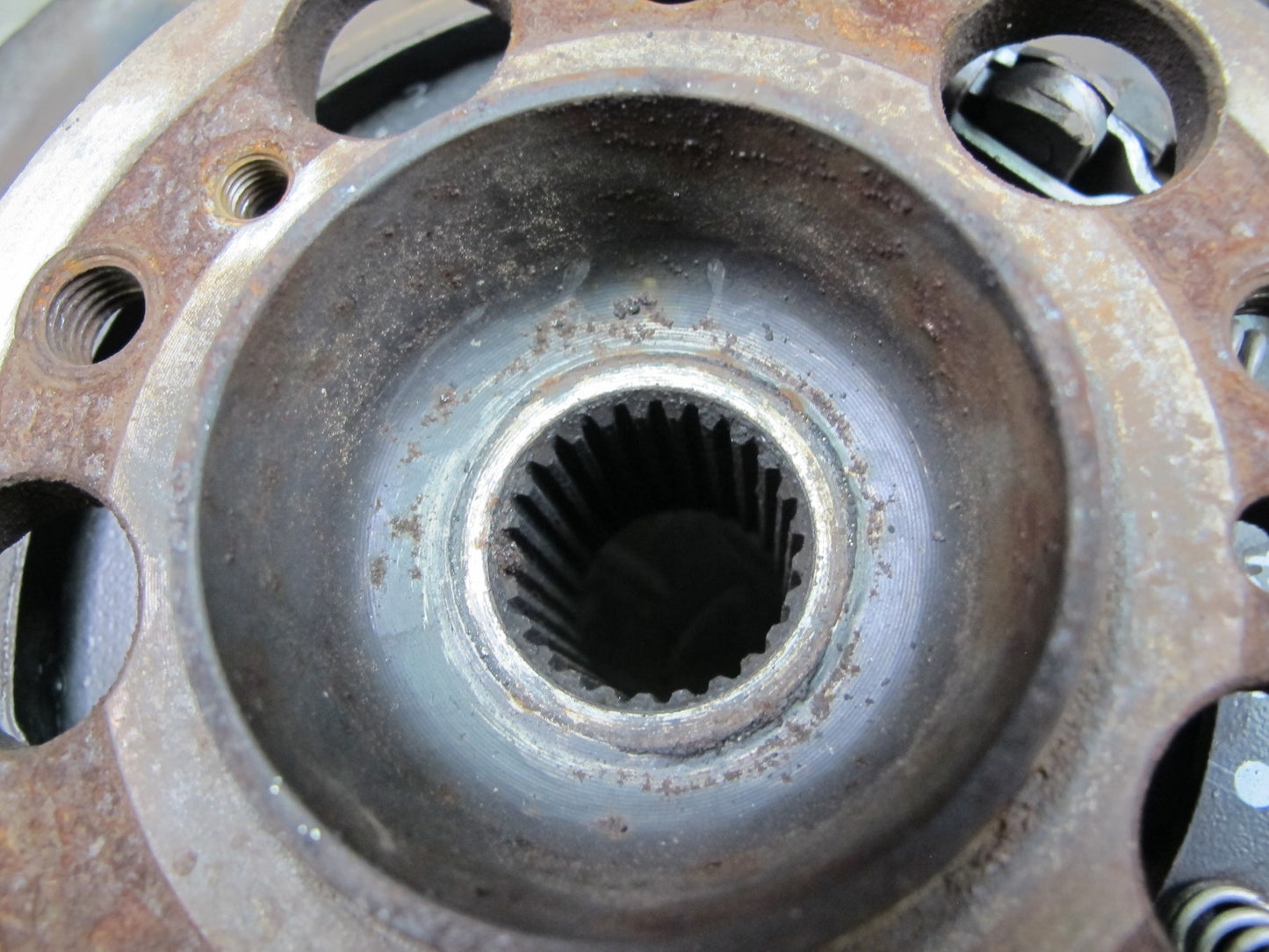 05-11 Mercedes R171 Slk-class Rear Right Spindle Knuckle Wheel Hub Bearing OEM