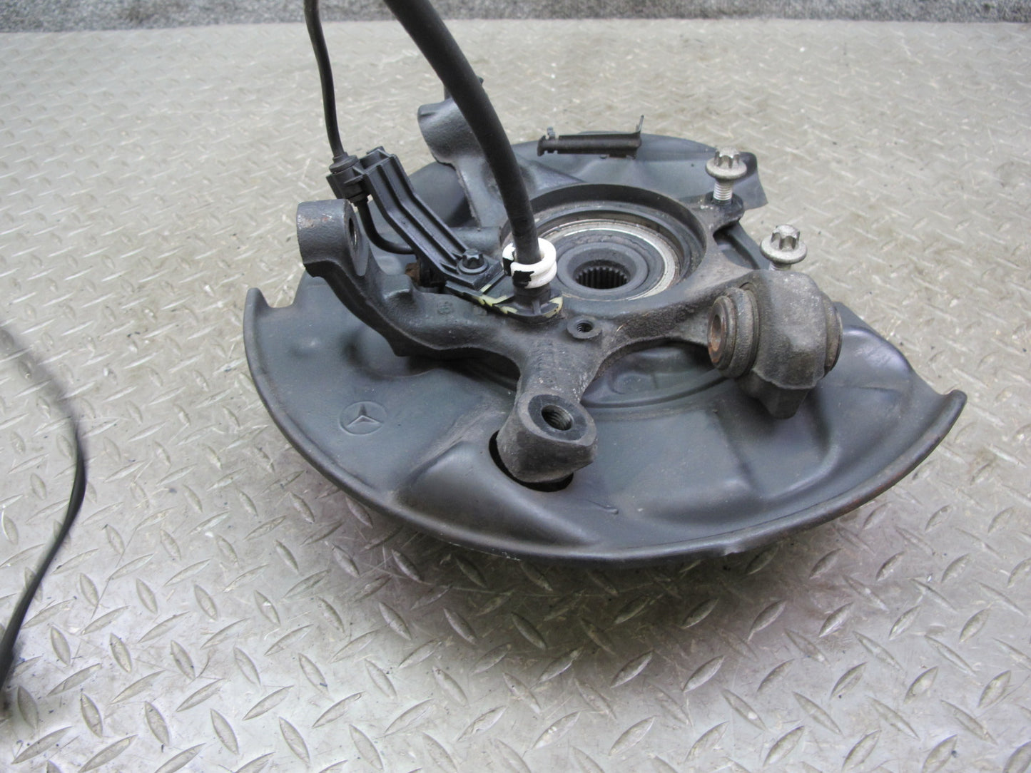 05-11 Mercedes R171 Slk-class Rear Right Spindle Knuckle Wheel Hub Bearing OEM