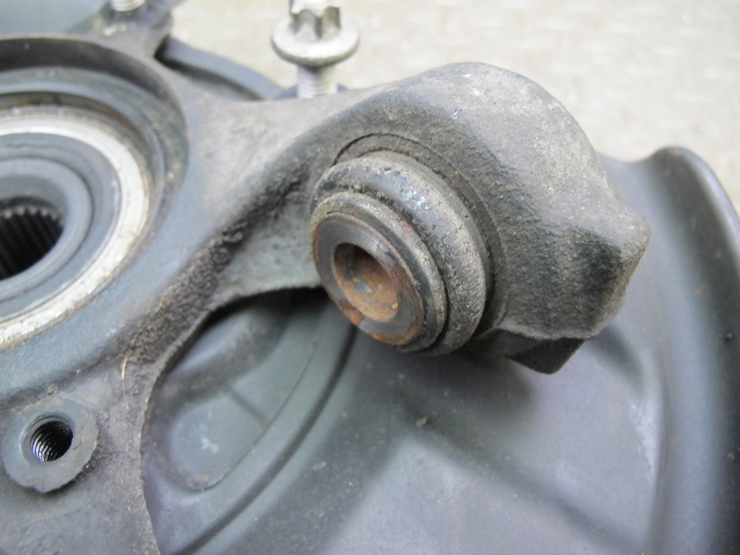05-11 Mercedes R171 Slk-class Rear Right Spindle Knuckle Wheel Hub Bearing OEM