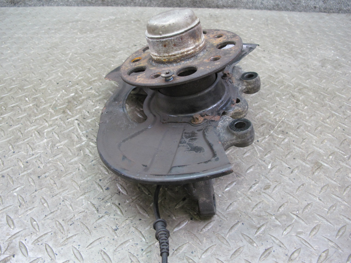05-11 Mercedes R171 Slk-class Front Right Spindle Knuckle Wheel Hub Bearing OEM