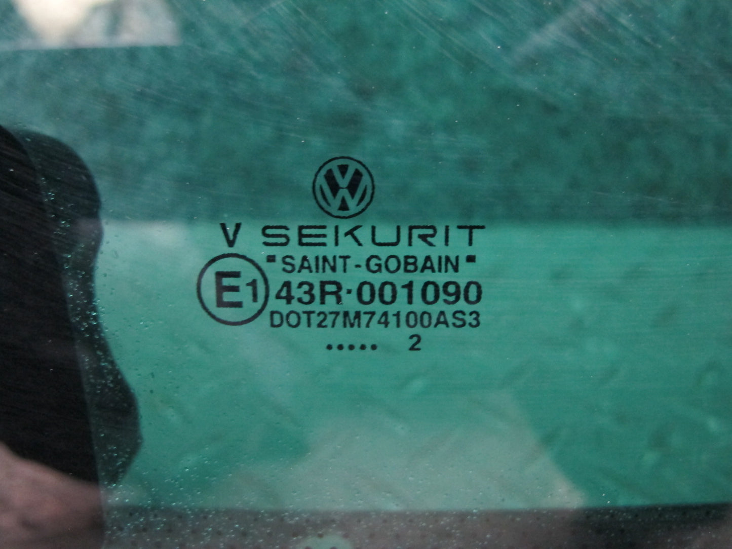 01-03 VW Eurovan T4 Center Middle Left Movable Glass Window OEM