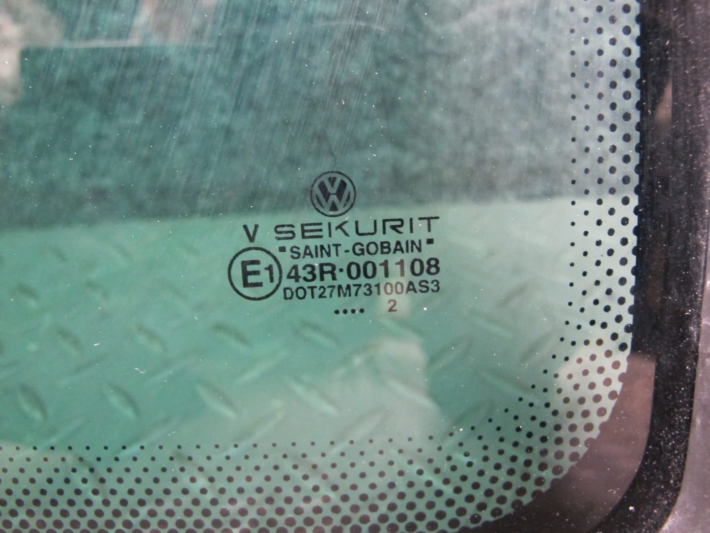 01-03 VW Eurovan T4 Center Middle Left Movable Glass Window OEM