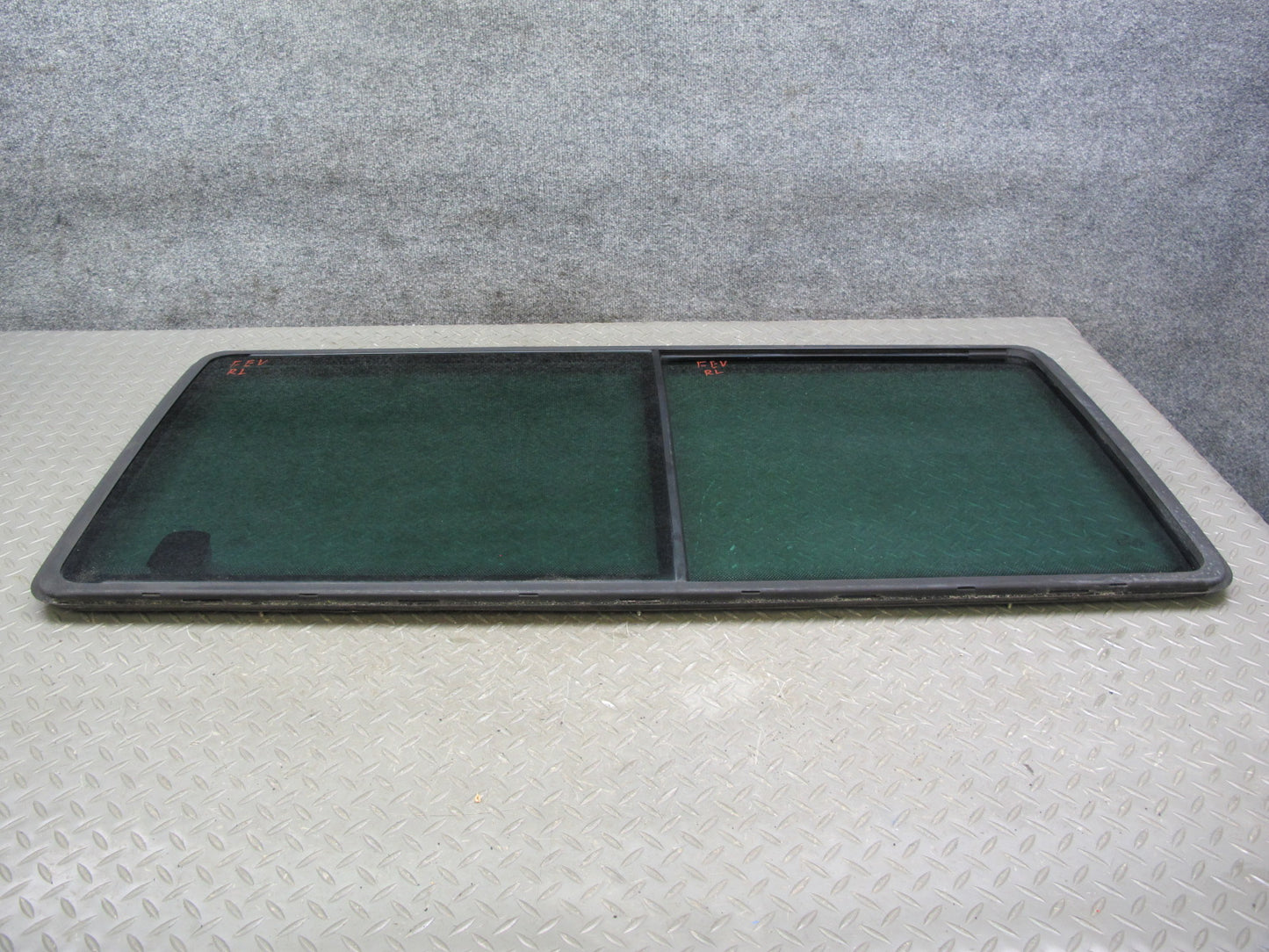 01-03 VW Eurovan T4 Center Middle Left Movable Glass Window OEM