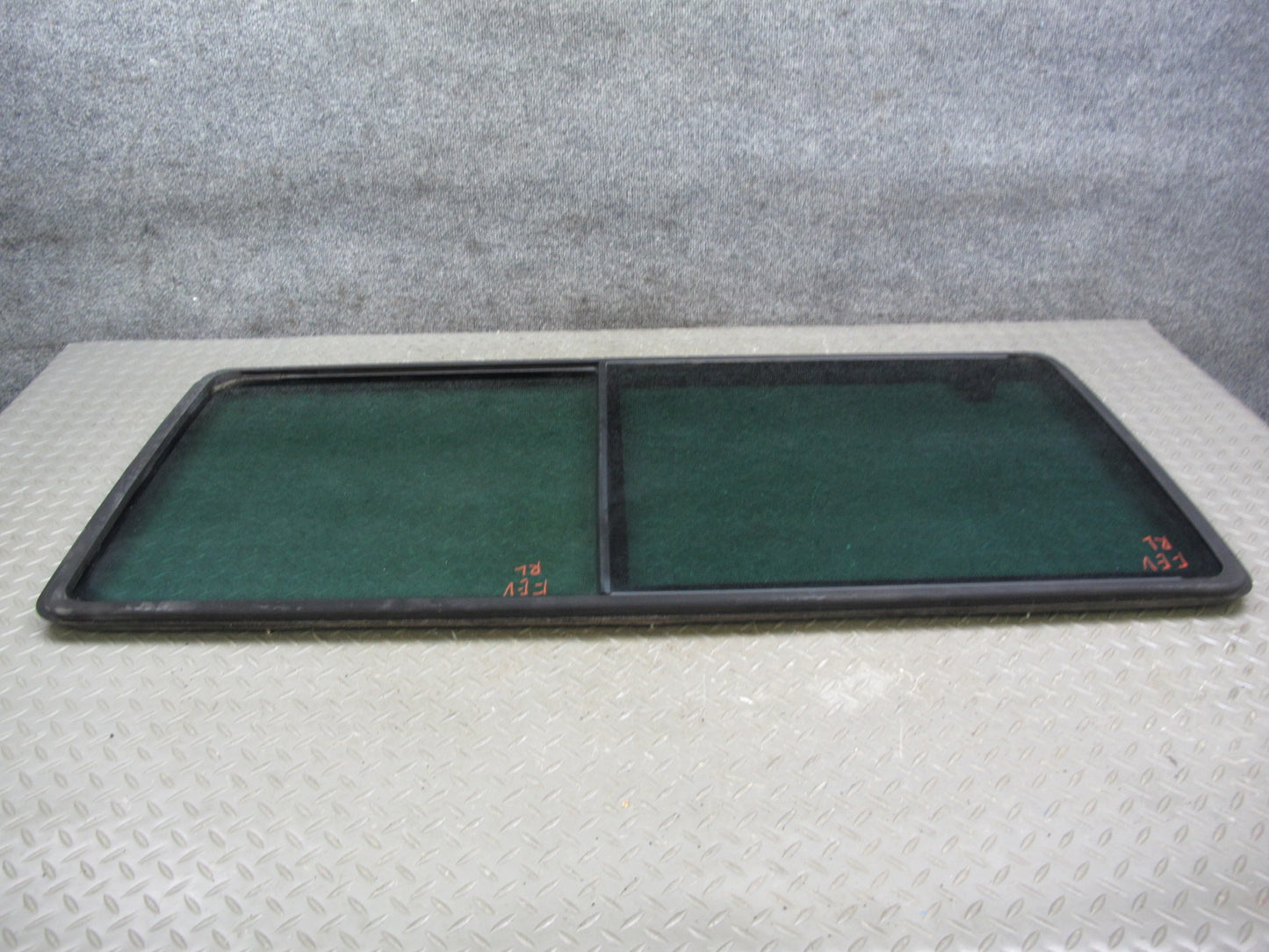 01-03 VW Eurovan T4 Center Middle Left Movable Glass Window OEM