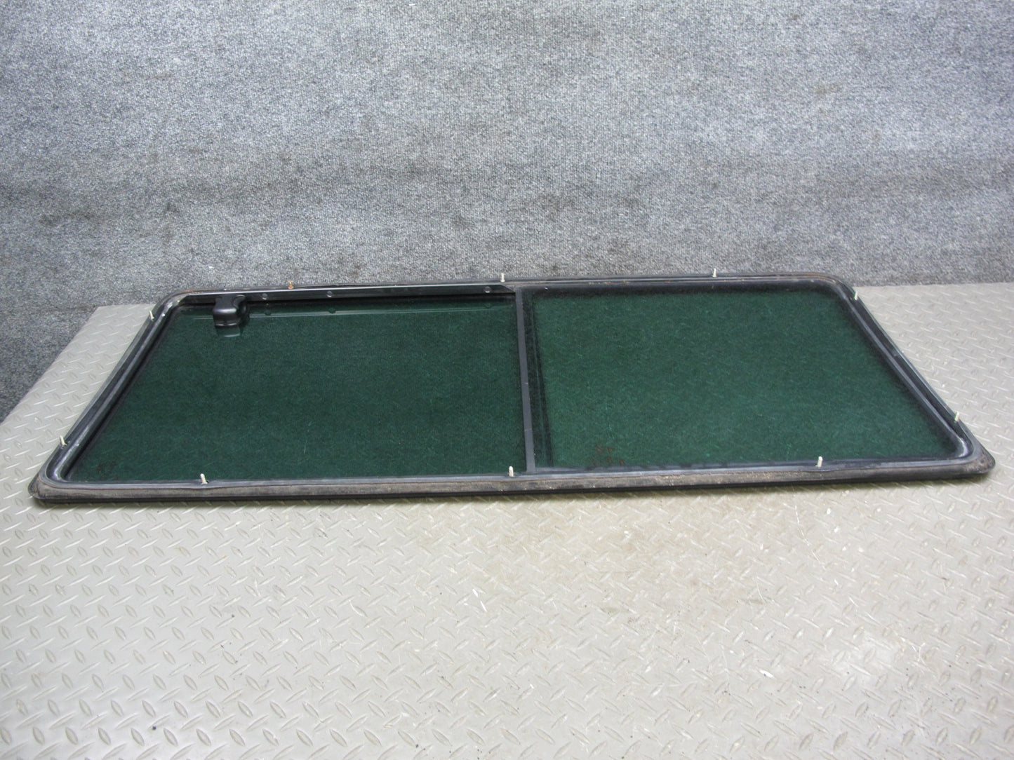 01-03 VW Eurovan T4 Center Middle Left Movable Glass Window OEM