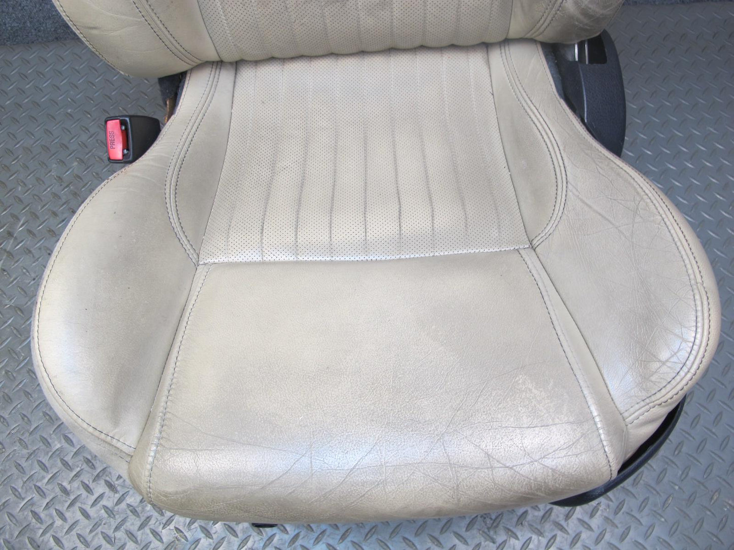 02-05 Ford Thunderbird Set of 2 Front Left & Right Power Heated Leather Seat OEM