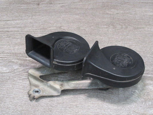 97-04 Chevrolet Corvette C5 High & Low Tone Note Horn Pitch Signal Set OEM