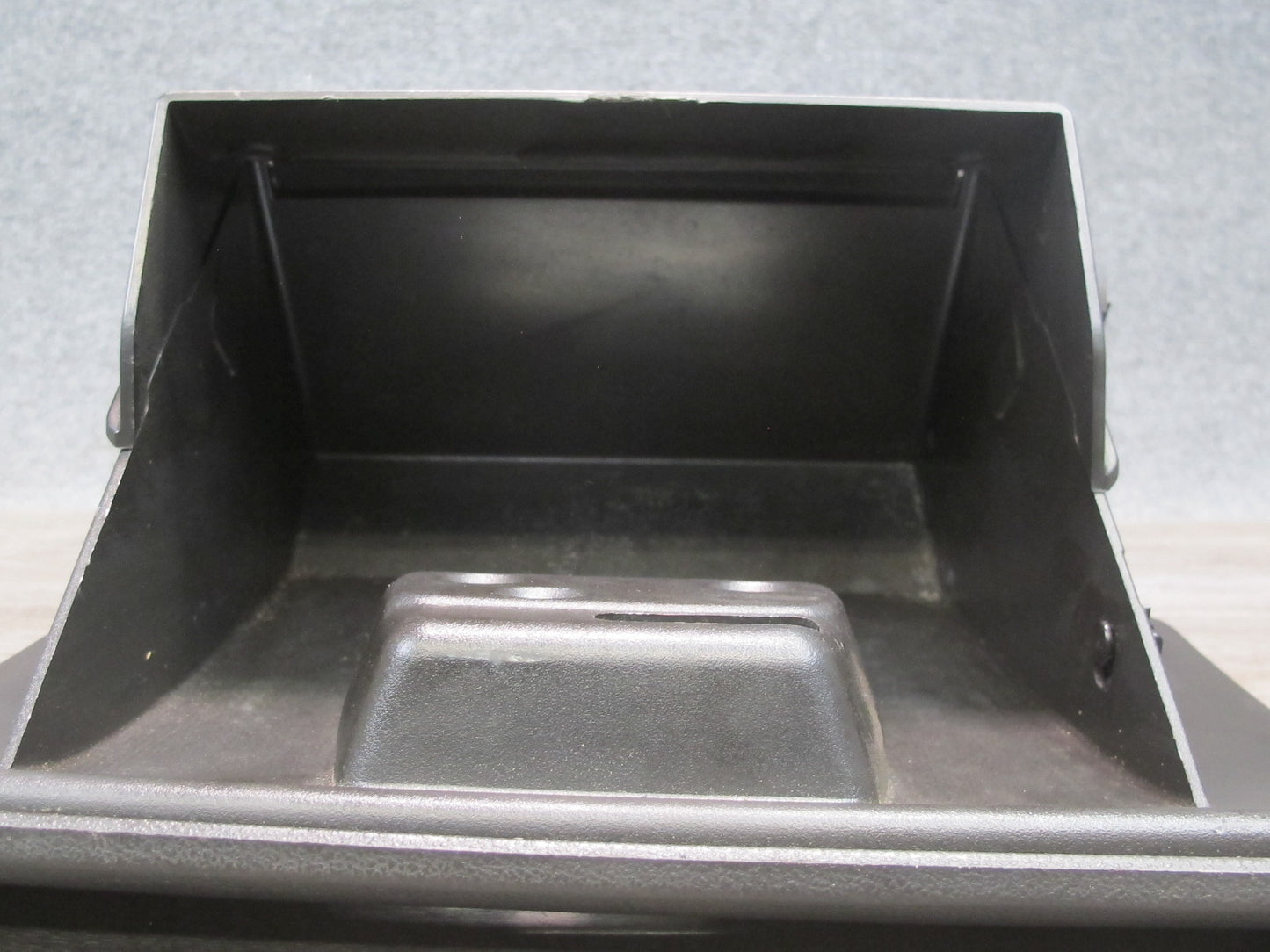 06-09 Pontiac Solstice Dash Front Right Glove Box Compartment Storage OEM