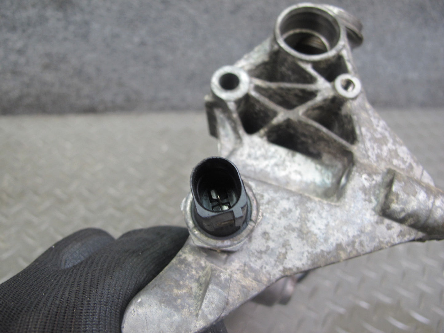 03-10 Bentley Continental GTC GT Flying Spur 6.0L Engine Oil Filter Housing 37k