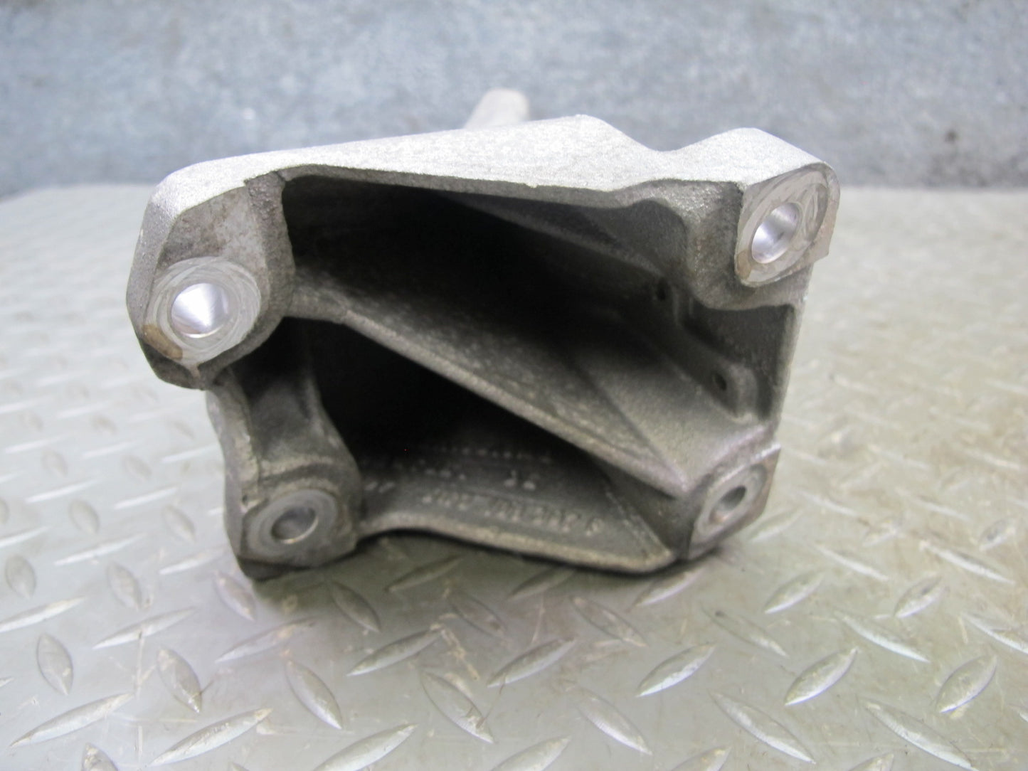 03-10 Bentley Continental 6.0L Left & Right Engine Mount Bracket Set of 2
