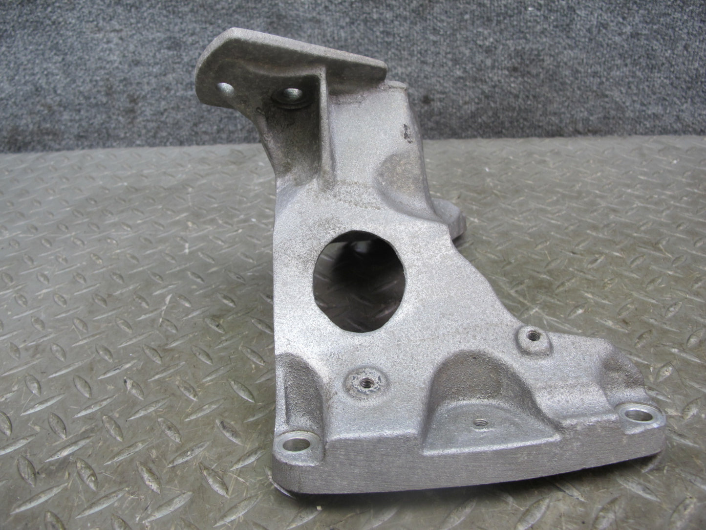 03-10 Bentley Continental 6.0L Left & Right Engine Mount Bracket Set of 2