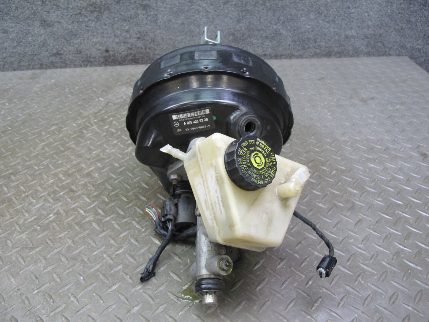 05-11 Mercedes R171 SLK350 SLK55 Brake Master Cylinder Booster Reservoir OEM