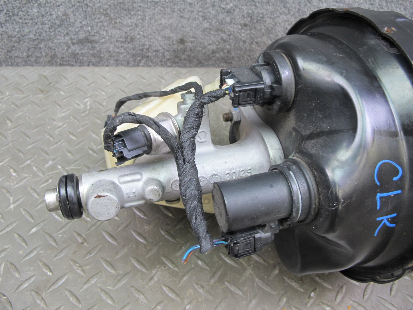 05-11 Mercedes R171 SLK350 SLK55 Brake Master Cylinder Booster Reservoir OEM