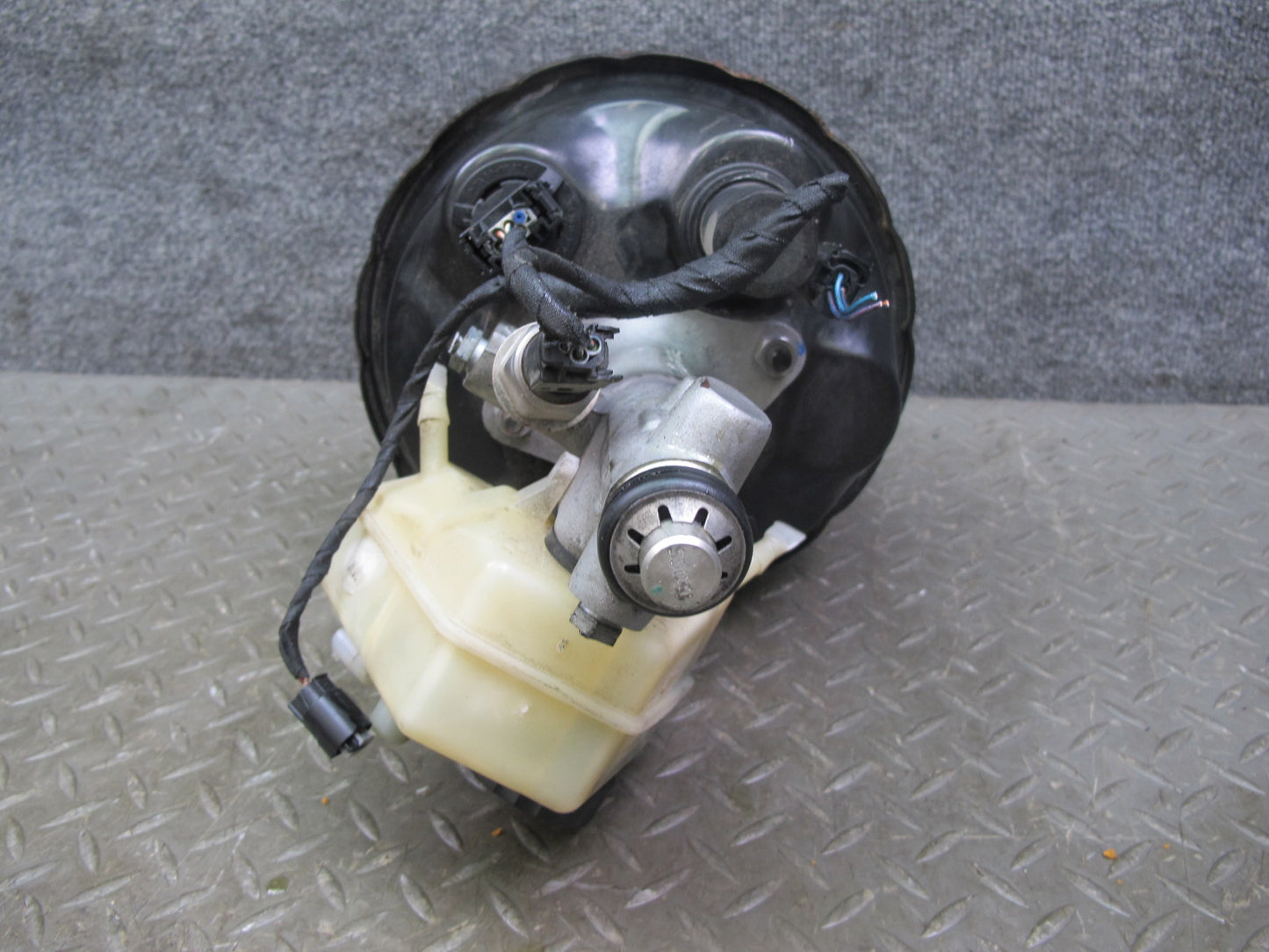 05-11 Mercedes R171 SLK350 SLK55 Brake Master Cylinder Booster Reservoir OEM