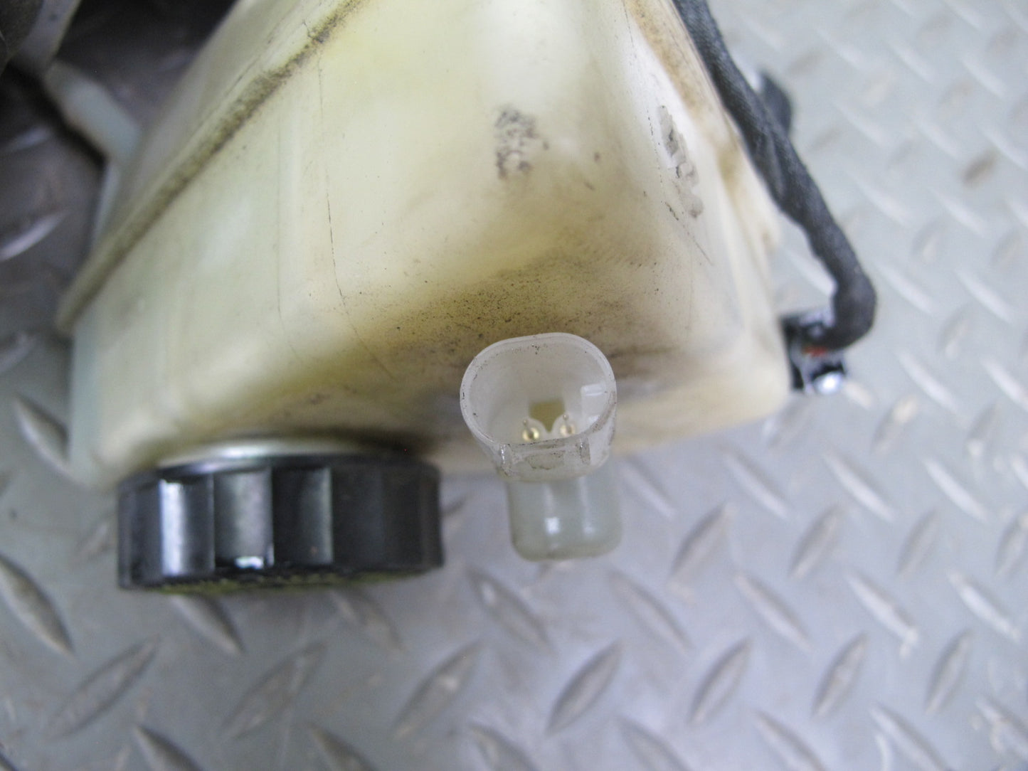 05-11 Mercedes R171 SLK350 SLK55 Brake Master Cylinder Booster Reservoir OEM