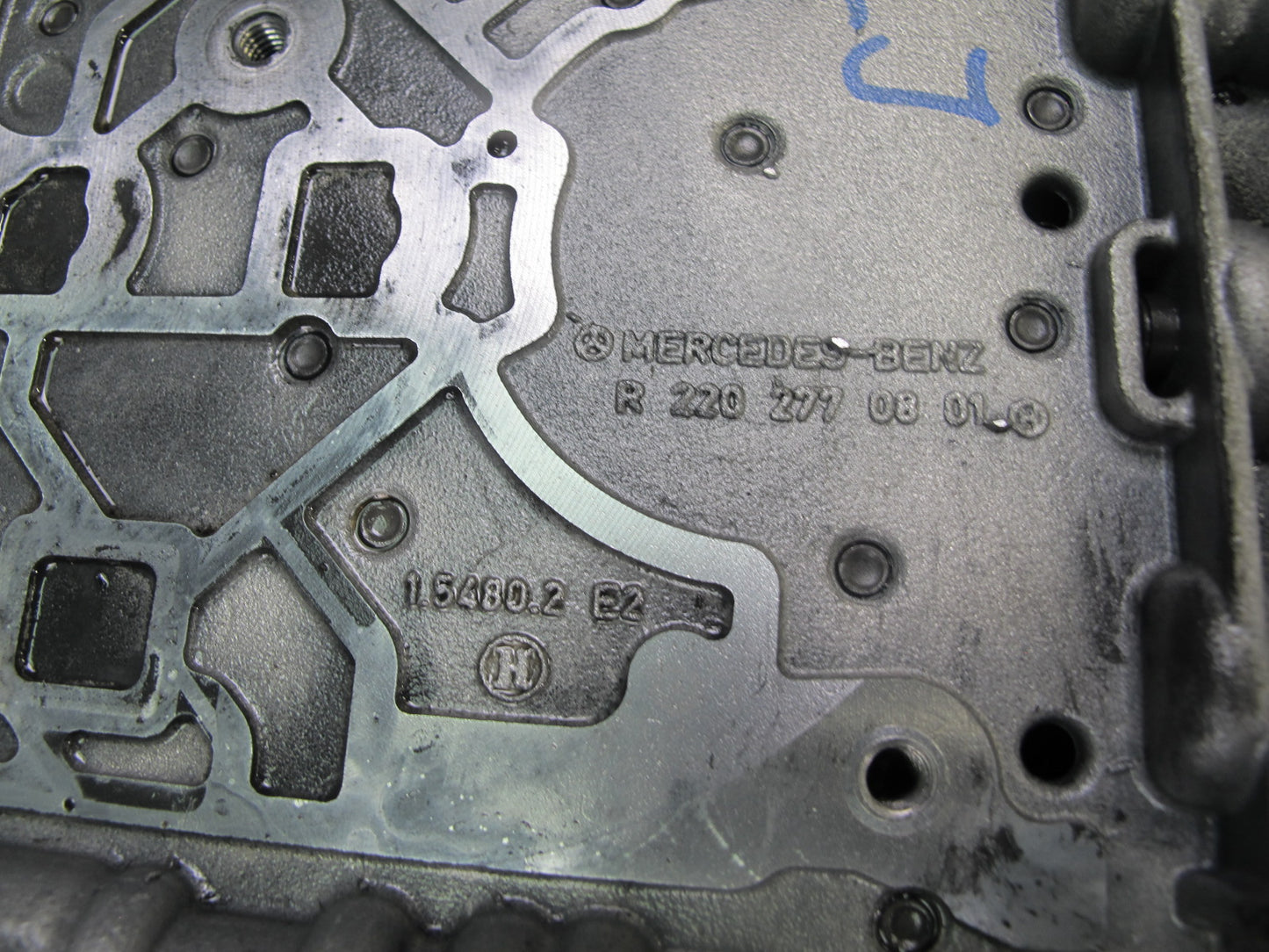 2006 Mercedes R230 722.9 Transmission Valve Body Mechatronic 2202770801 OEM