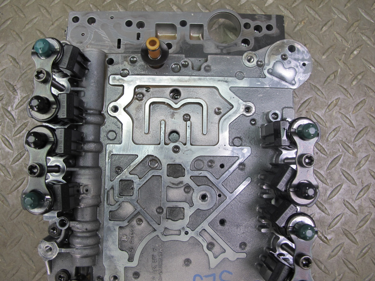 2006 Mercedes R230 722.9 Transmission Valve Body Mechatronic 2202770801 OEM