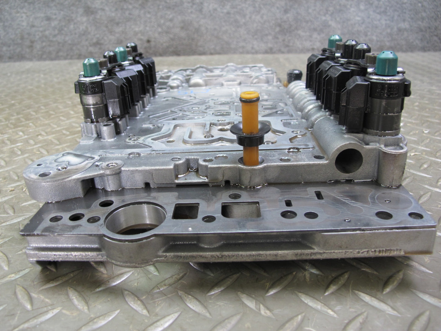 2006 Mercedes R230 722.9 Transmission Valve Body Mechatronic 2202770801 OEM