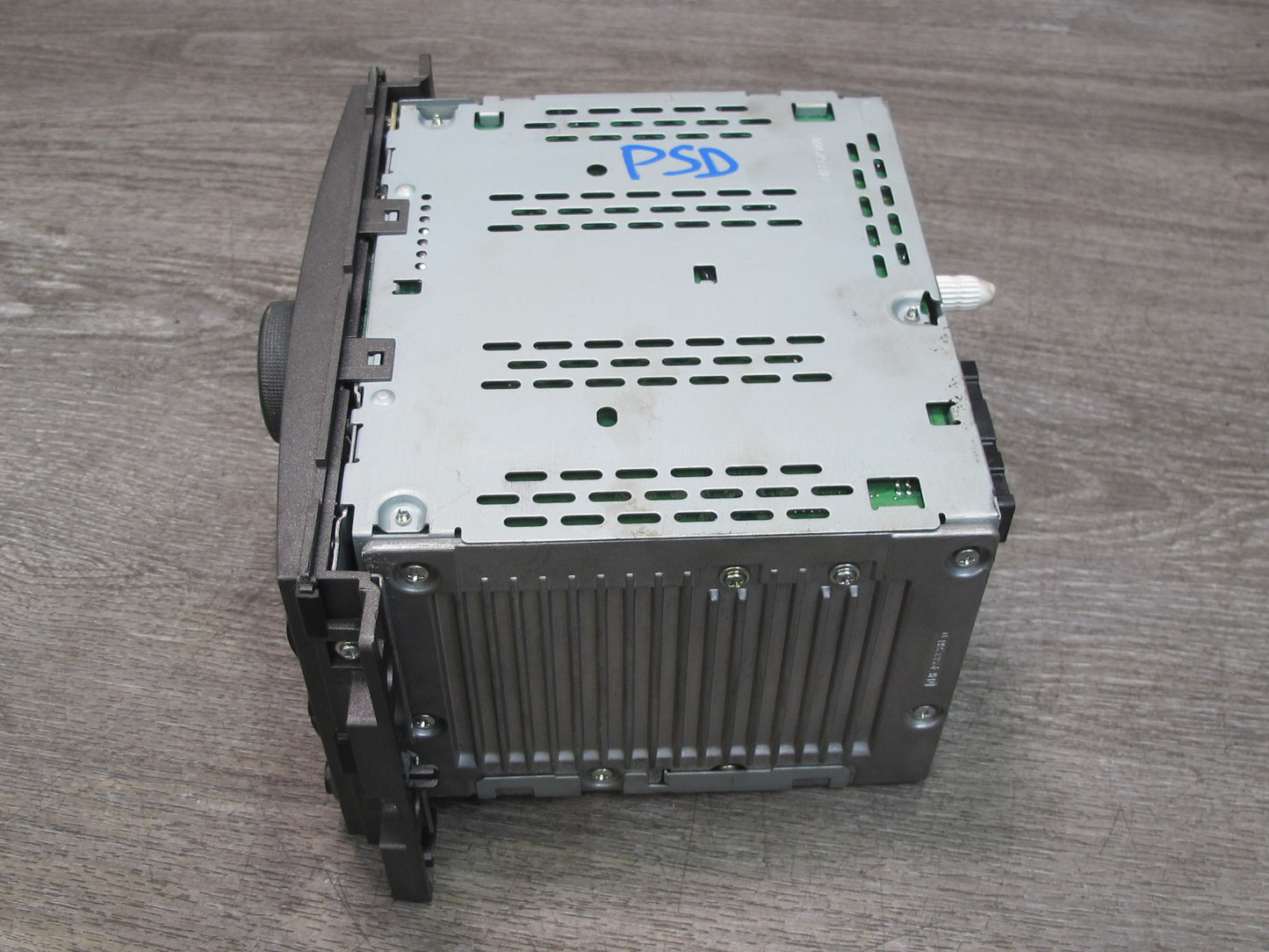 06-09 Pontiac Solstice Radio CD Changer Player Receiver 25848402 OEM