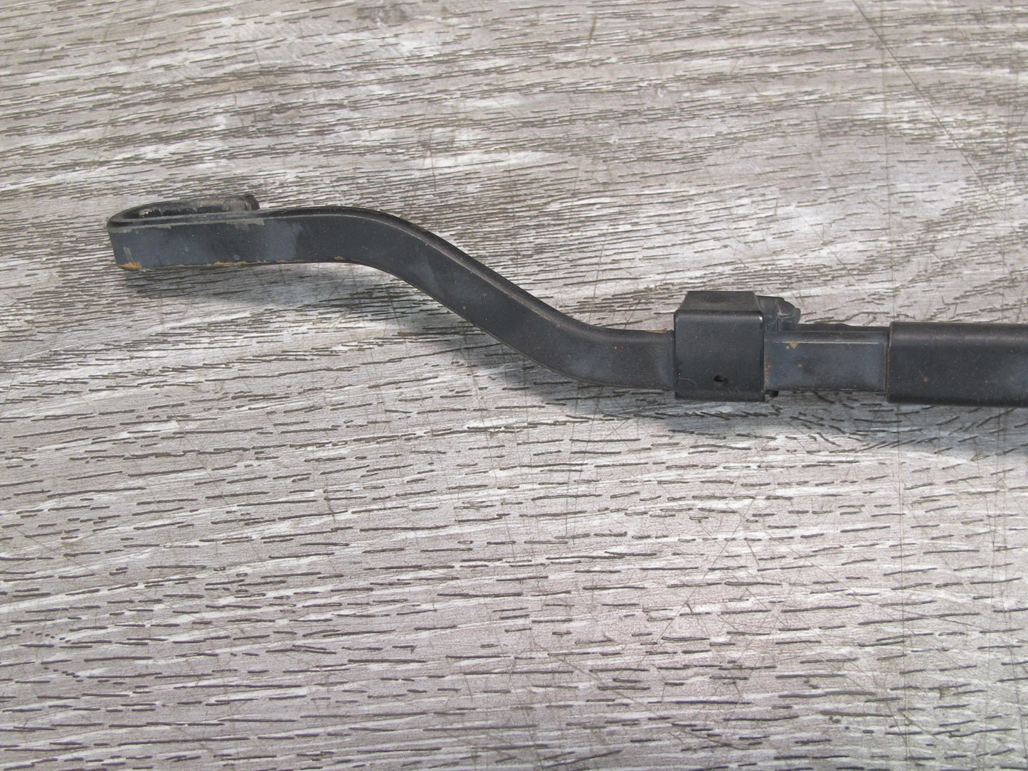 06-09 Pontiac Solstice Set of 2 Front Left & Right Wiper Arm OEM