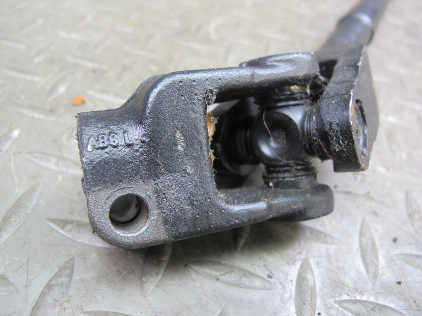 99-03 VW Eurovan T4 Steering Column Upper Linkage U Joint Shaft OEM