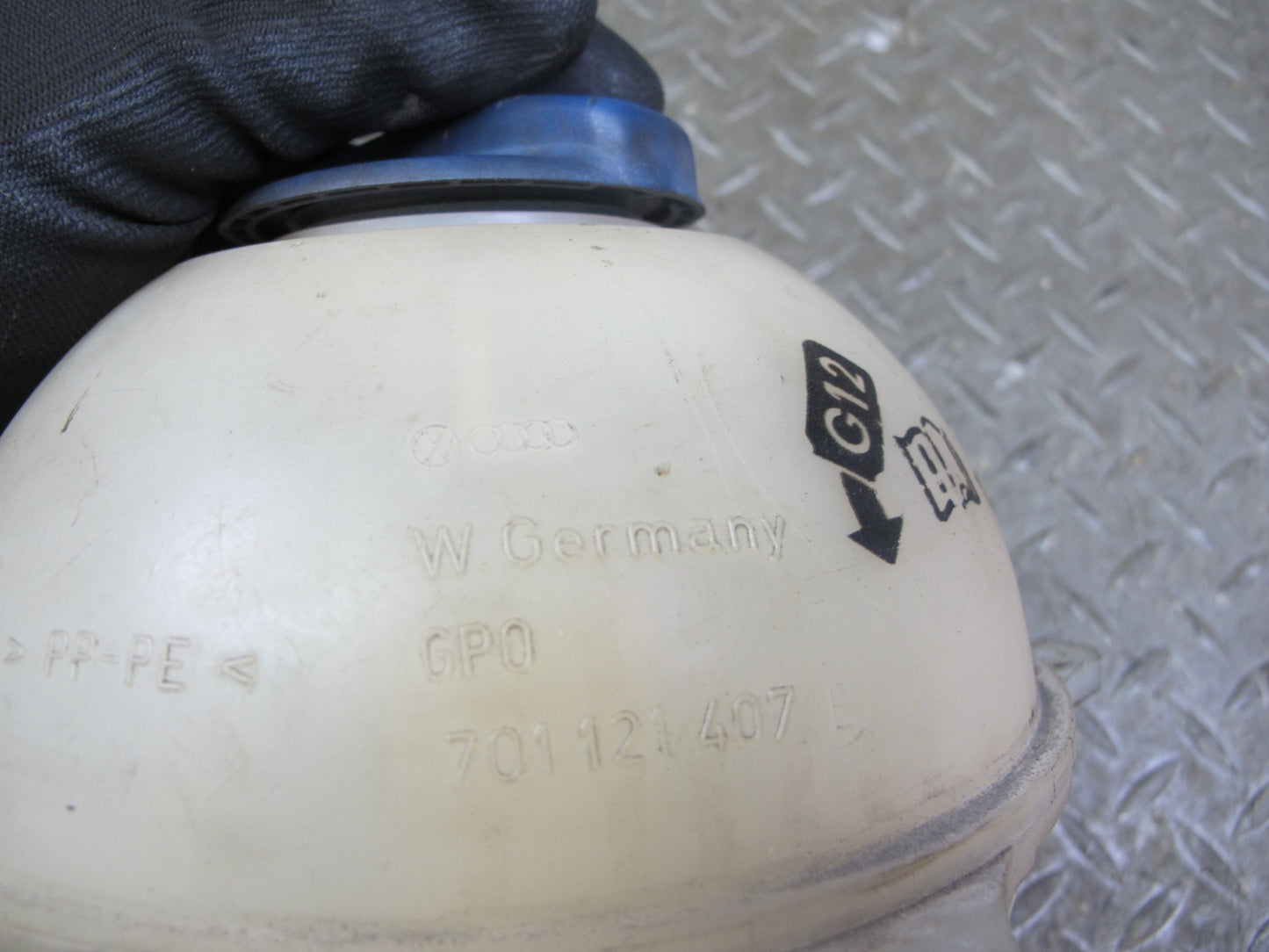 99-03 VW Eurovan T4 Engine Coolant Expansion Overflow Reservoir Tank OEM