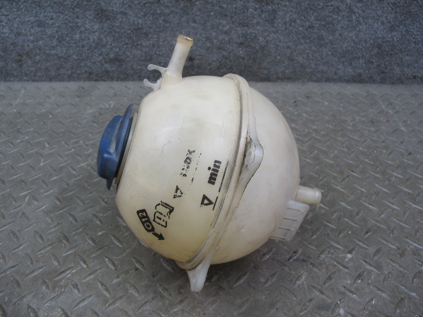 99-03 VW Eurovan T4 Engine Coolant Expansion Overflow Reservoir Tank OEM