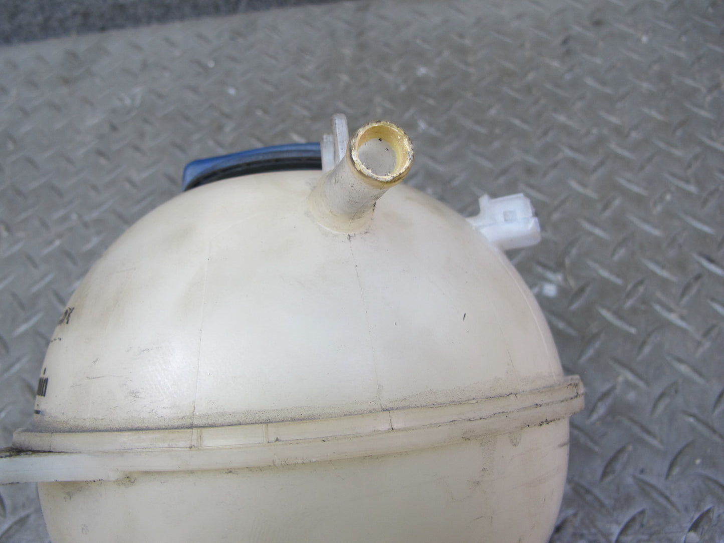 99-03 VW Eurovan T4 Engine Coolant Expansion Overflow Reservoir Tank OEM