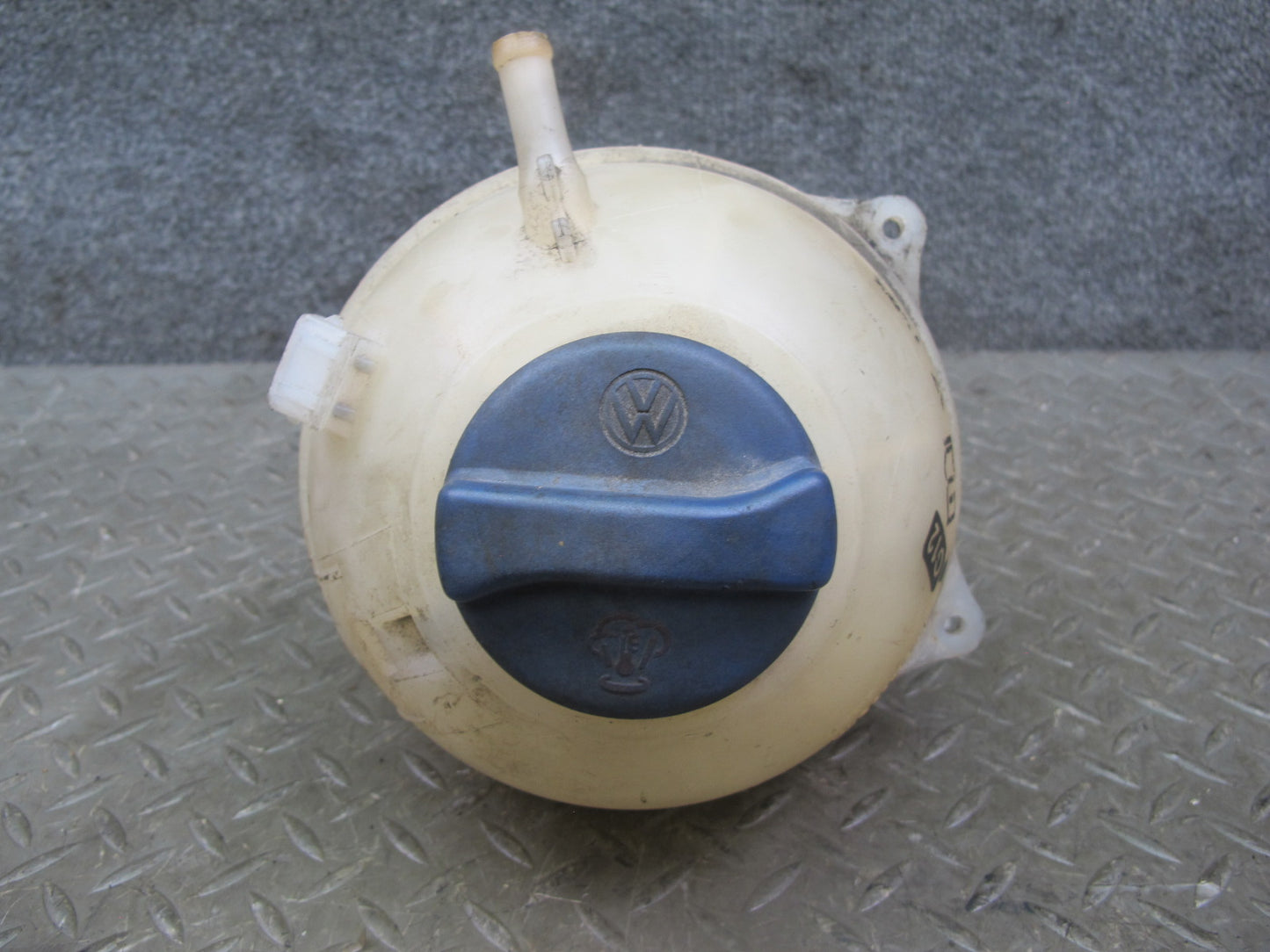 99-03 VW Eurovan T4 Engine Coolant Expansion Overflow Reservoir Tank OEM