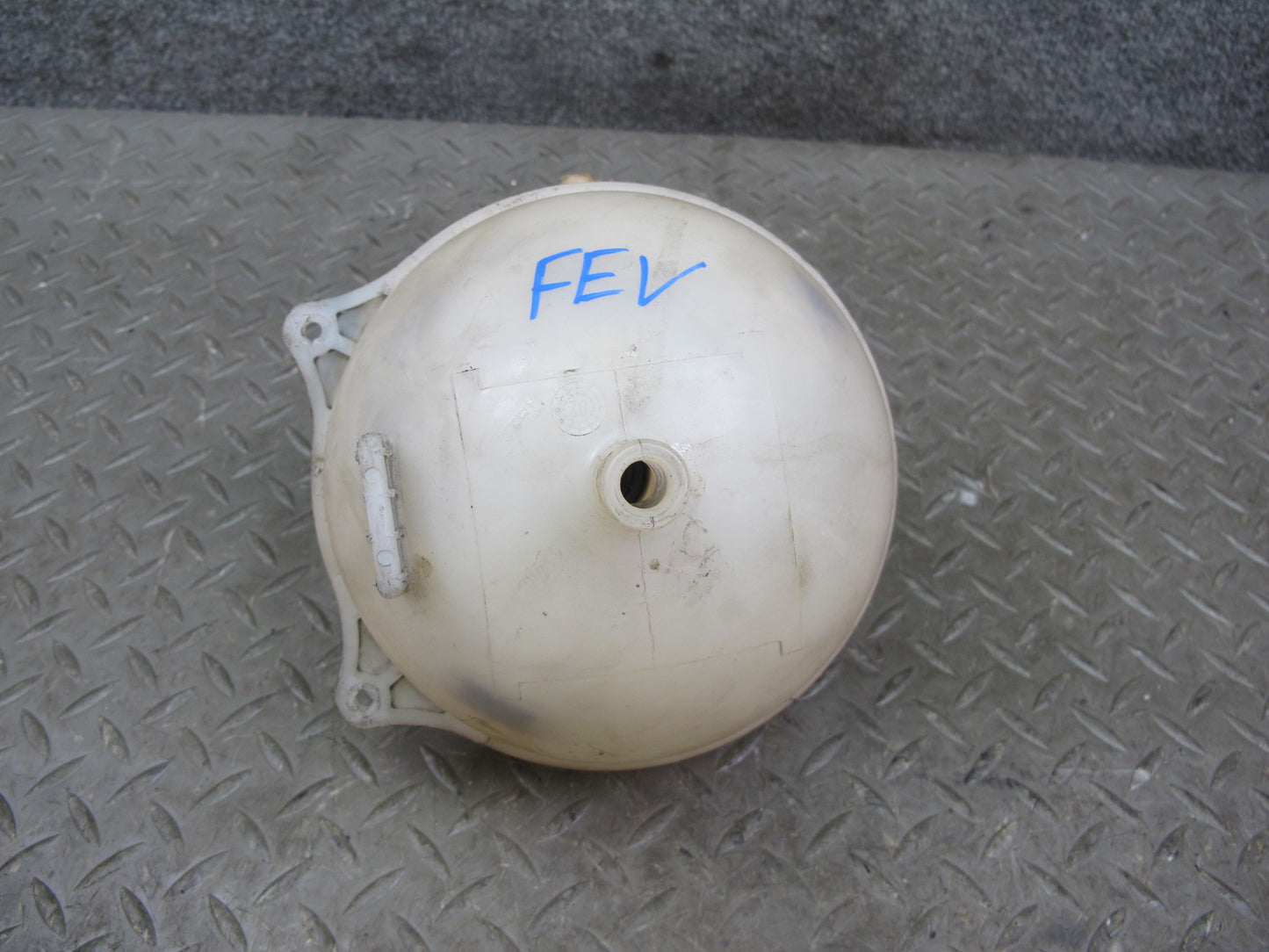 99-03 VW Eurovan T4 Engine Coolant Expansion Overflow Reservoir Tank OEM