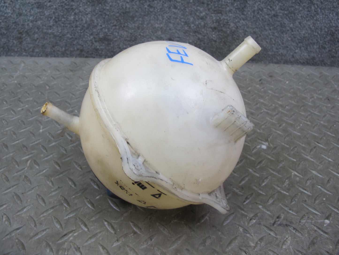 99-03 VW Eurovan T4 Engine Coolant Expansion Overflow Reservoir Tank OEM